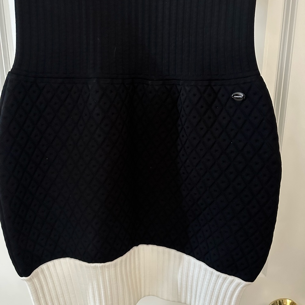 CHANEL Black and White Dress - Picture 6 of 12
